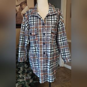 BEAUTIFUL SIZE XL WOMEN'S COMFORT OUTFITTER PLAID SHACKET/ JACKET